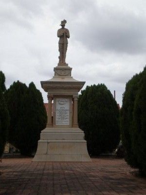 File:Gatton war memorial.jpg