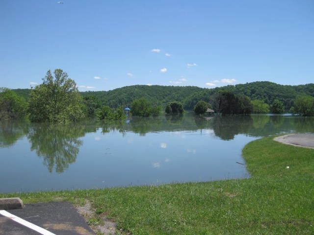 File:Green River Lake.jpg