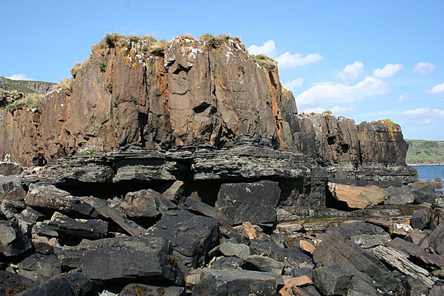 File:Lealt Shale Lava.jpg