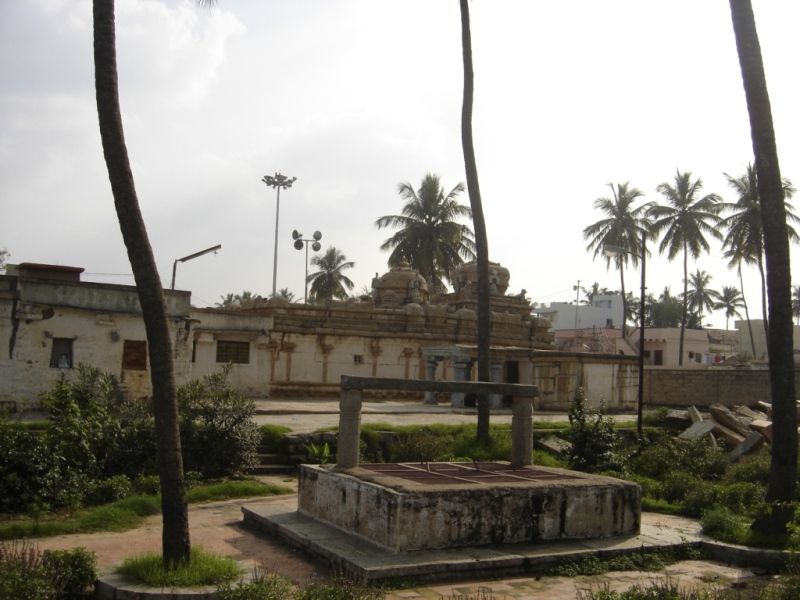 File:Naganatheshwara-Begur-temple.jpg