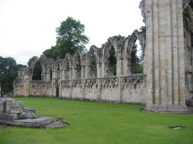 File:Ruins of St. Mary's Abbey, York.jpg