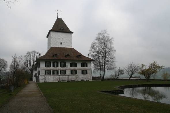 File:Schloss Wil Südansicht.jpg