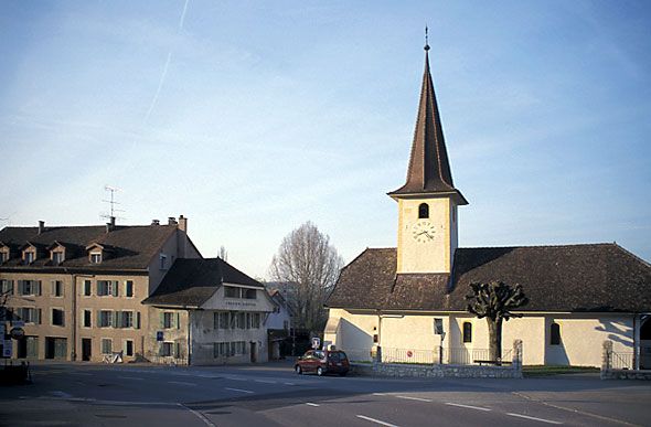 File:Dorfzentrum von Eclepens.jpg