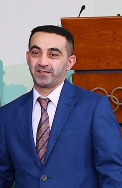 File:Elkhan Suleymanov.jpg