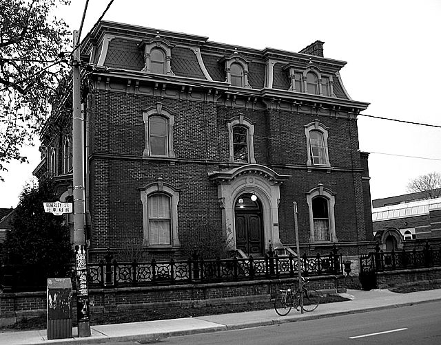 File:Geoge Brown House in black and white.jpg