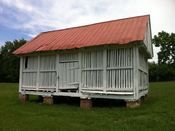 File:HdV Corncrib 20110626.jpg