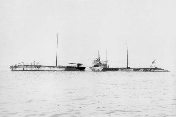 File:Japanese submarine Maru-1 in 1919.jpg