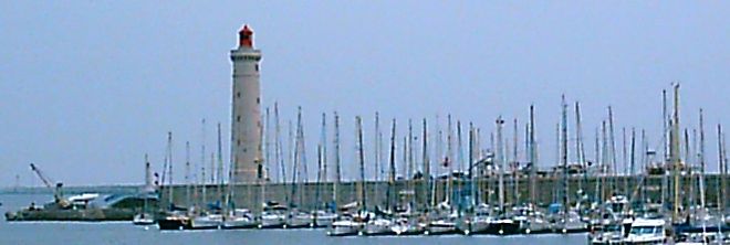 File:Lighthouse at Sete, France.jpg