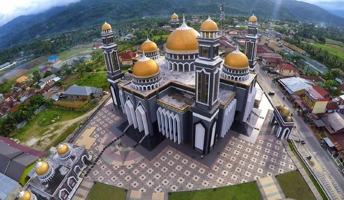 File:Masjid Aceh Tenggara.jpg