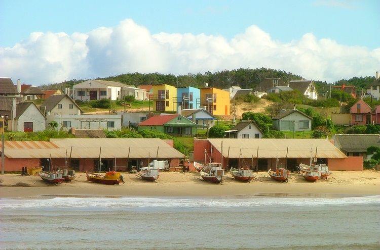 File:Punta del Diablo - Uruguay.jpg