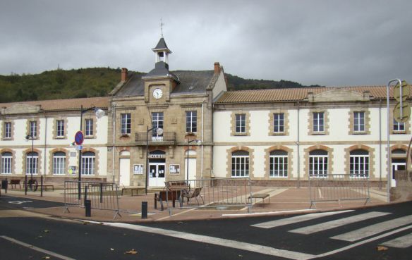 File:Bousquet d'Orb , la Mairie.jpg