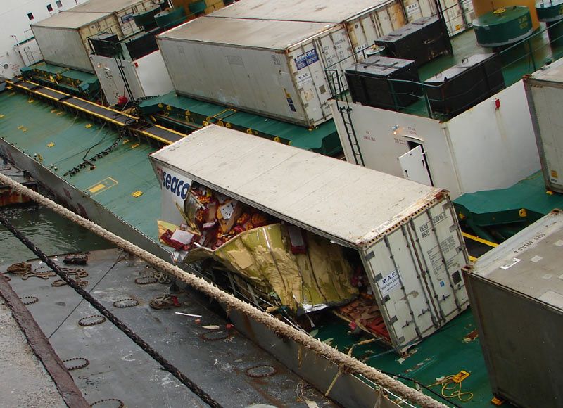 File:Broken container on reefer.jpg