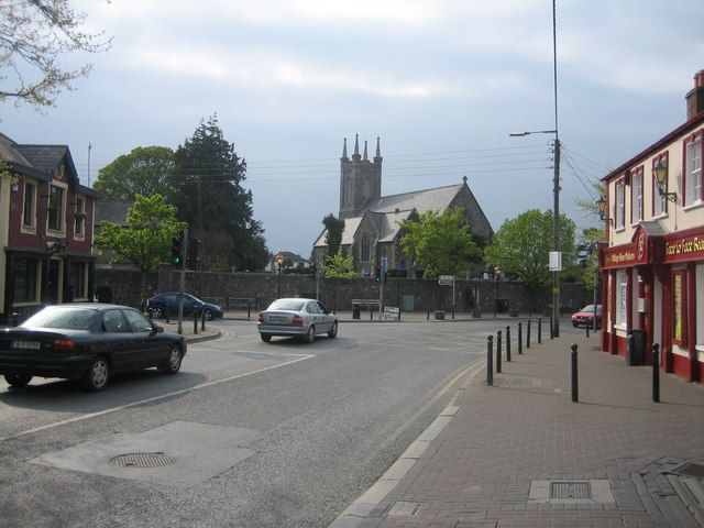 File:Castleknock Village - geograph.org.uk - 493593.jpg