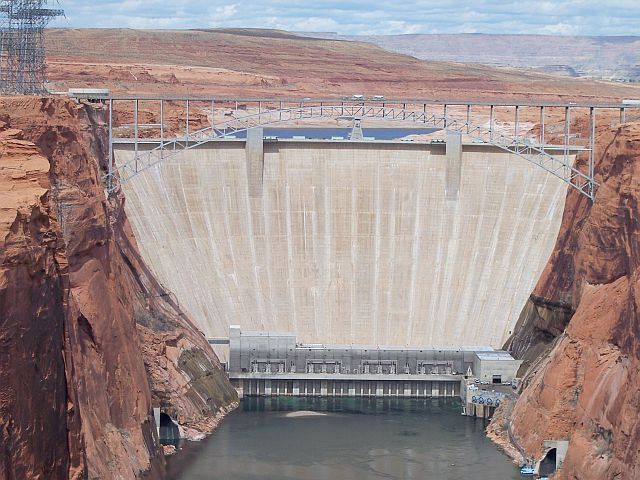 File:Glen Canyon Dam.jpg