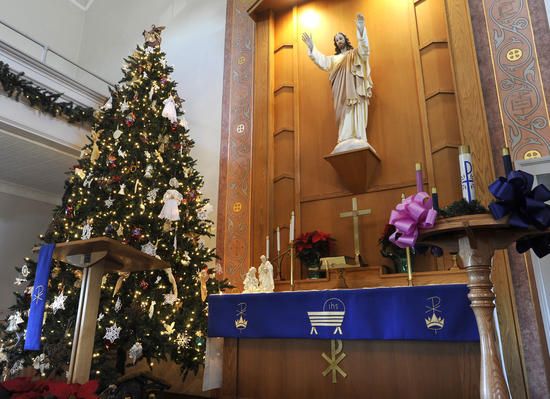 File:Grace Lutheran Church, Uniontown, Missouri, altar.jpg