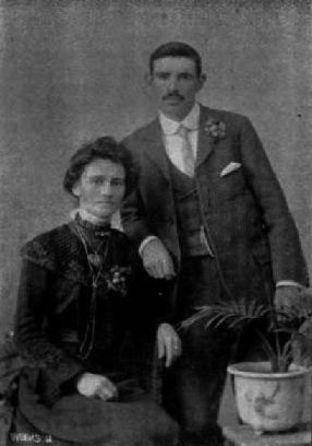 File:Helen and John Smith.jpg