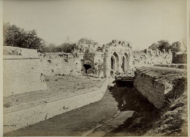 File:Kashmir Gate - Delhi 1860's.jpg