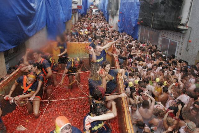 File:La Tomatina 2014.jpg