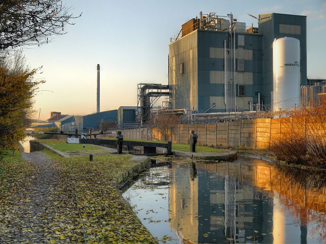 File:Lock 10, Ashton Canal.jpg