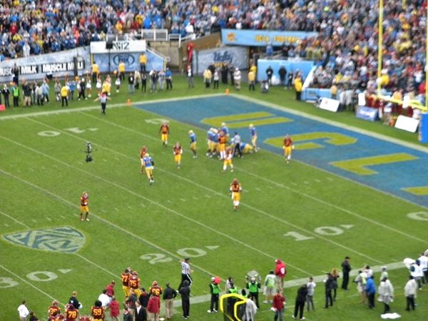 File:UCLA vs. USC 2012.JPG