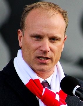 File:Dennis Bergkamp 2014 (cropped).jpg