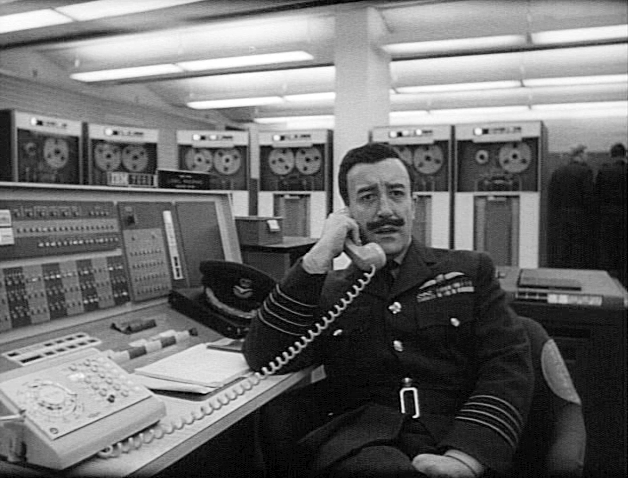 File:Dr. Strangelove - Group Captain Lionel Mandrake.png