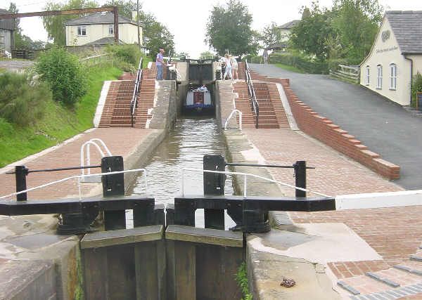 File:Grindley Brook Locks.jpg