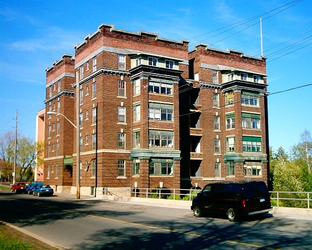 File:Maudsley Court Thunder Bay.jpg