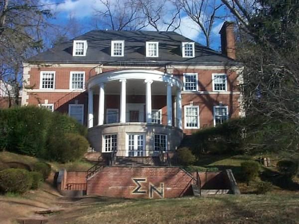 File:UVA SIGMA NU HOUSE.jpg