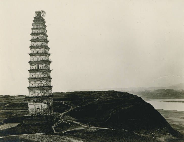 File:Pagoda opposite Shun Ching.jpg