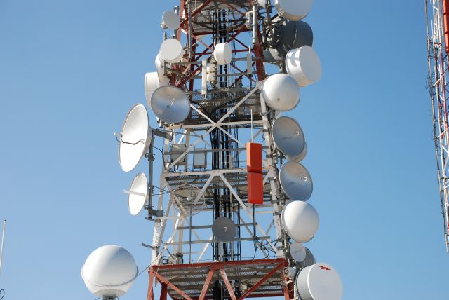 File:Parabolic antennas.JPG