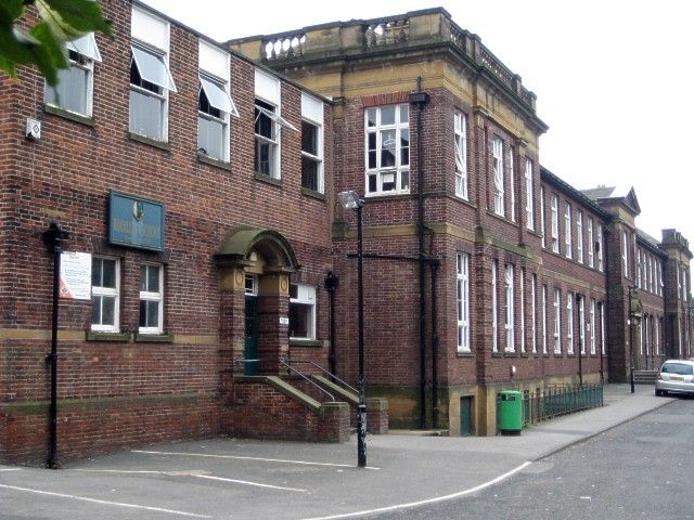 File:Rodillian School - geograph.org.uk - 901603.jpg