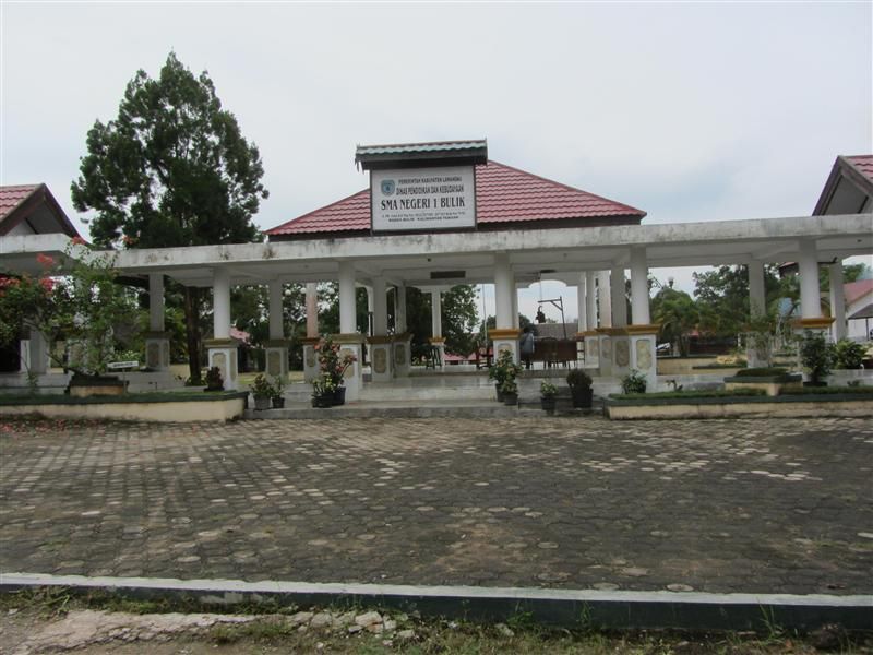 File:SMAN 1 Nanga Bulik.jpg