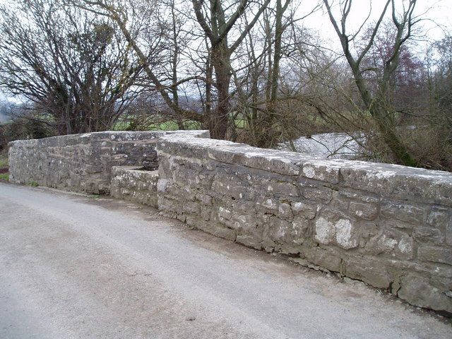 File:Stone bridge - geograph.org.uk - 136277.jpg