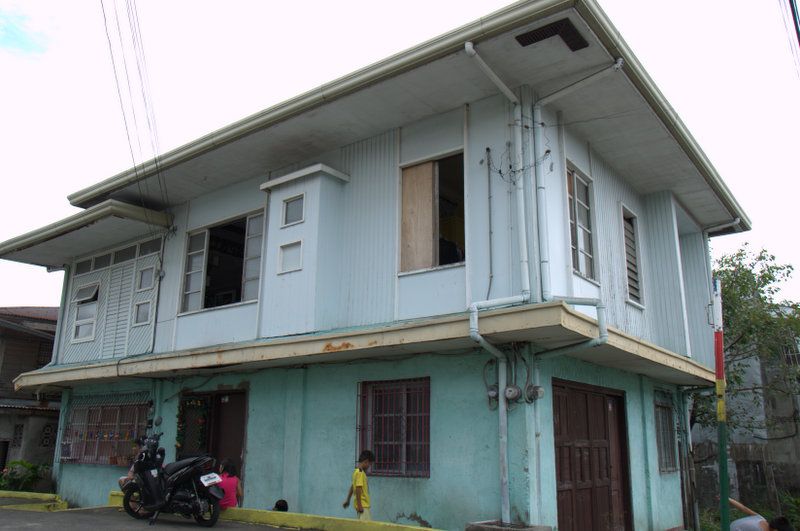 File:Villareal House (Sariaya) 01.jpg