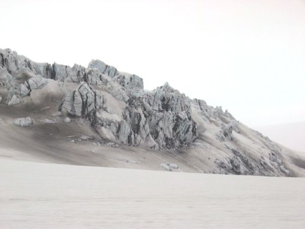 File:"ice castle" formation on Mýrdalsjökull.jpg