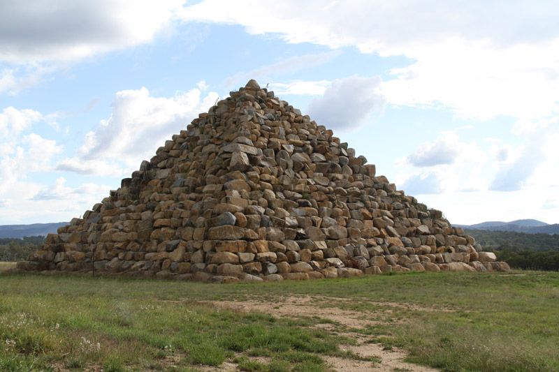 File:Ballandean pyramid.jpg