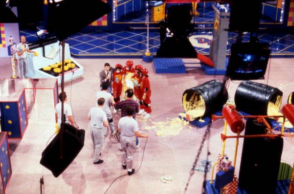 File:Family Double Dare obstacle course.jpg