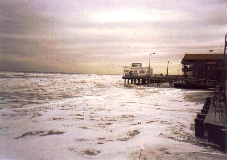 File:Perfect Storm Oceanfront flooding.jpg