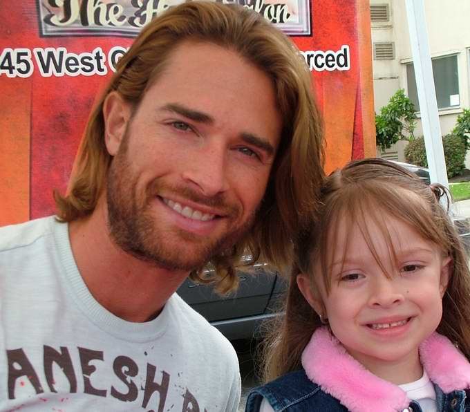 File:Sebastian Rulli girl.JPG