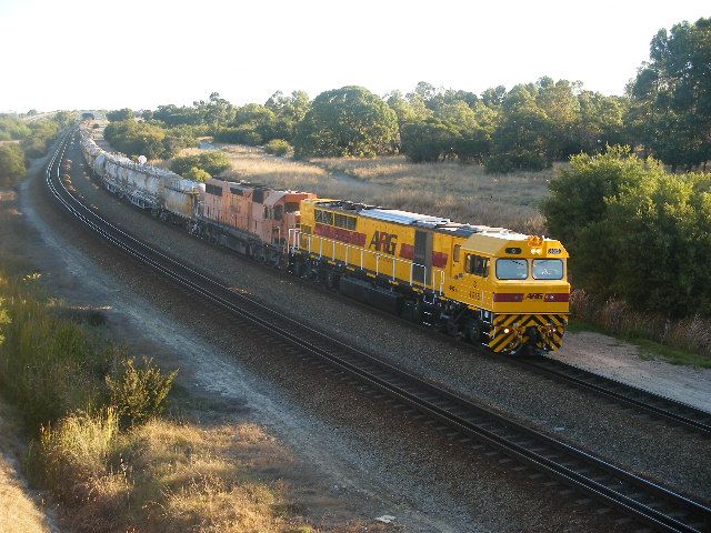 File:Australian Railroad Group train.jpg