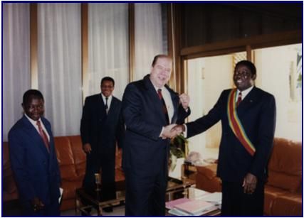 File:Billy Davis and President Gnassingbe Eyadema 2.jpg