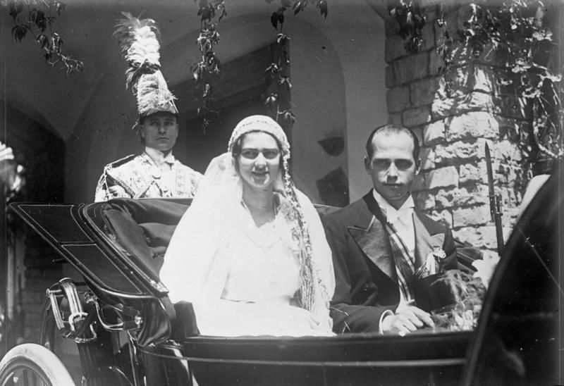 File:Bundesarchiv Bild 102-12086, Rumänien, Hochzeit im Königshaus.jpg