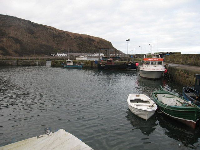 File:Burnmouth Harbour.jpg