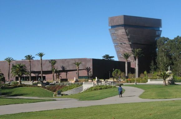 File:DeYoung Museum.JPG