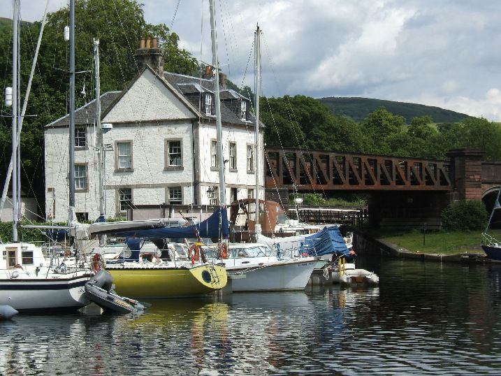 File:Forth and Clyde Bowling Basin 2.jpg