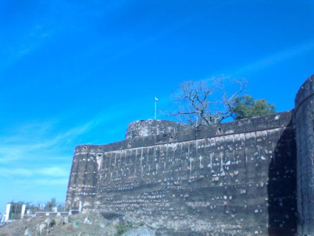 File:Jhansi fort2.JPG