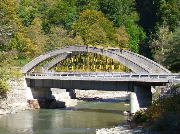 File:Lainici Bridge.jpg