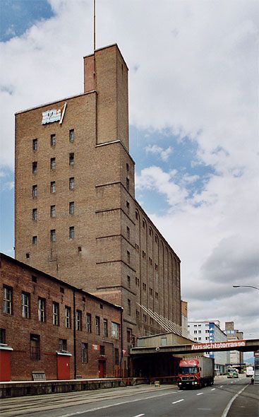 File:Siloturm Basel.jpeg