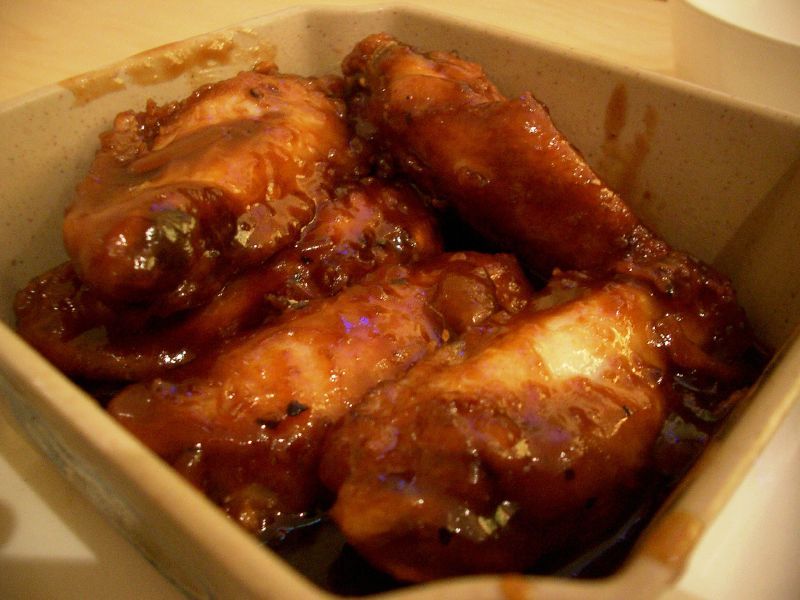 File:Chicken wings with honey-garlic sauce.jpg